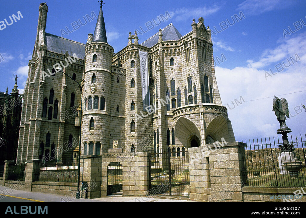 Astorga, Palacio Episcopal (modernista) del arquitecto Antonio Gaudí.