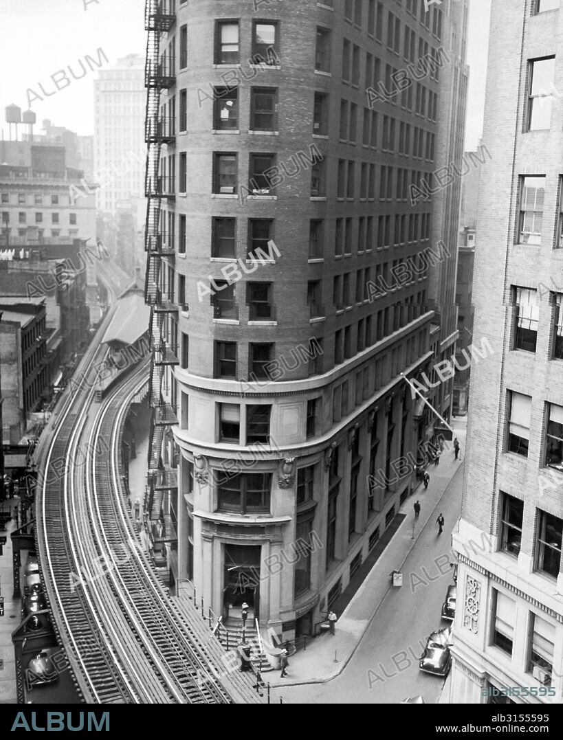 New York, New York:  c. 1939 The New York Cocoa Exchange Building located at 1 Wall Street Court. It was completed in 1904.