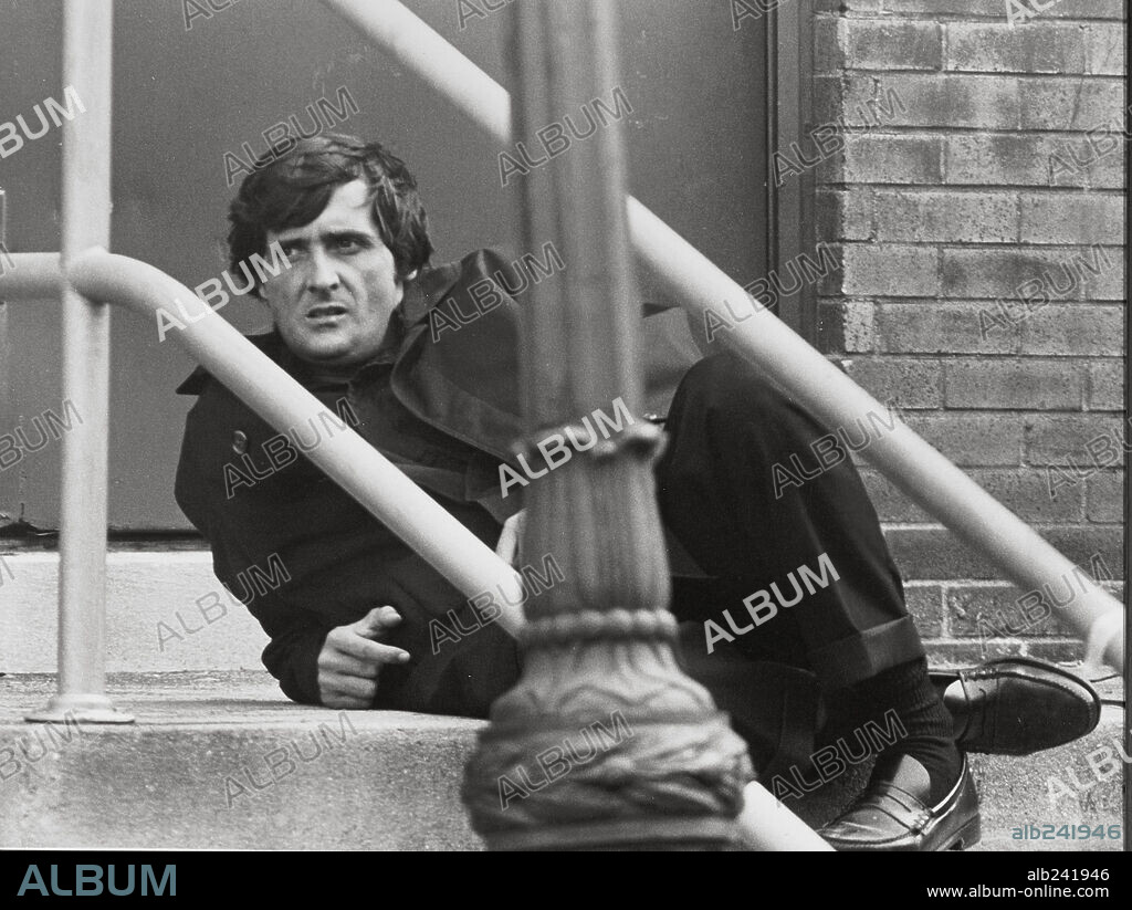 JASON MILLER in THE EXORCIST, 1973, directed by WILLIAM FRIEDKIN. Copyright Warner Bros./Hoya Productions.