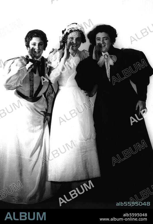 Heuberger, Richard Franz Josef Komponist; 1850-1914. Werke: Der Opernball (Operette, UA Wien 5.1.1898). Aufführung in der Wiener Staatsoper: Szene mit Lotte Lehmann als Angèle, Margit Schenker-Angerer als Hortense und Wanda Achsel als Marguérite. Foto, 1931.