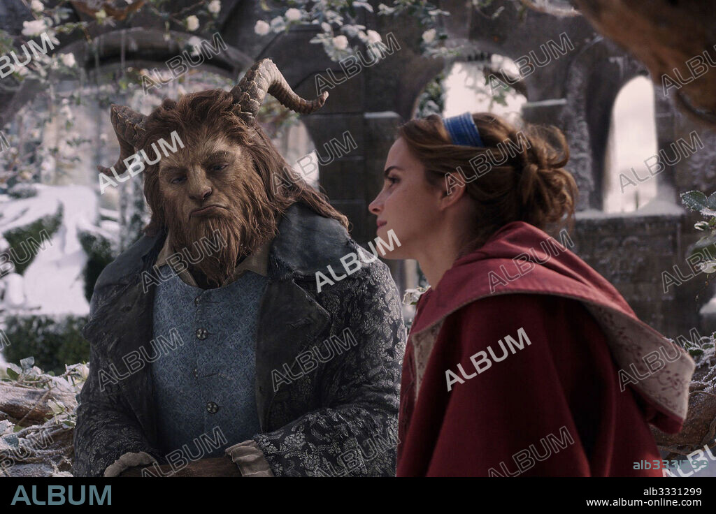 DAN STEVENS und EMMA WATSON in BEAUTY AND THE BEAST, 2017, unter der Regie von BILL CONDON. Copyright MANDEVILLES FILMS/WALT DISNEY PICTURES.