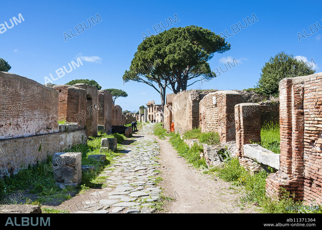 Decumanus Maximus, Ostia Antica archaeological site, Ostia, Rome province, Lazio, Italy, Europe.
