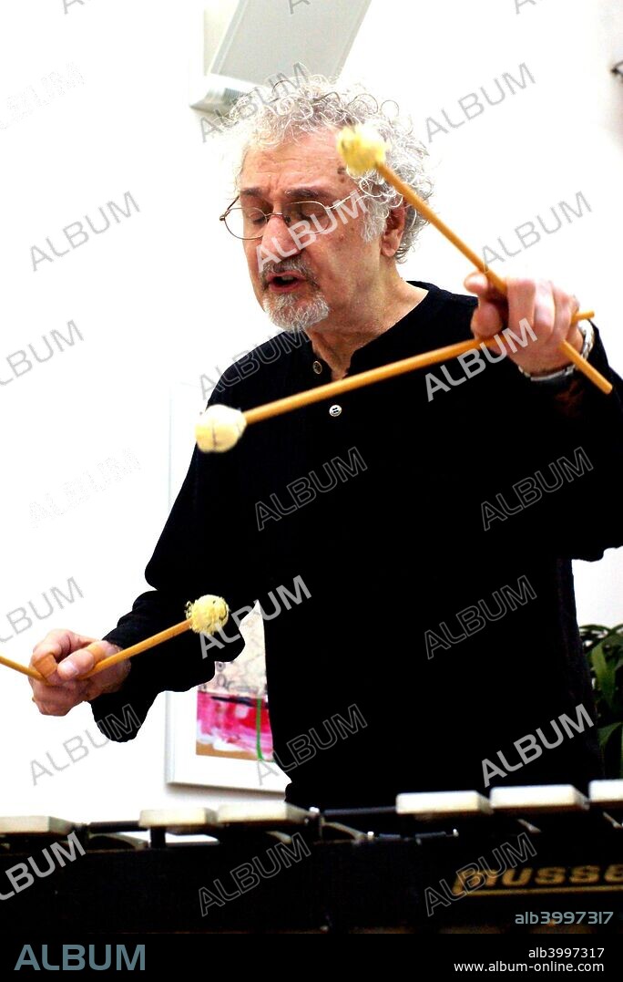 Ian Ballantine, multi-instrumentalist and composer, Clocktower Cafe, Croydon, Surrey, 2008. Ian Ballantine is considered one of the finest jazz vibraphone players in the world.