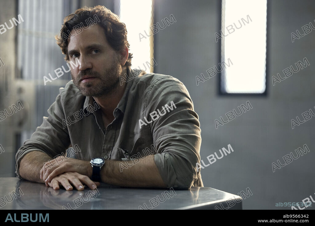 EDGAR RAMIREZ dans FLORIDA MAN, 2023, réalisé par CLARK GREGG, HAIFAA AL-MANSOUR, JULIAN FARINO et MIGUEL ARTETA. Copyright AGGREGATE FILMS.