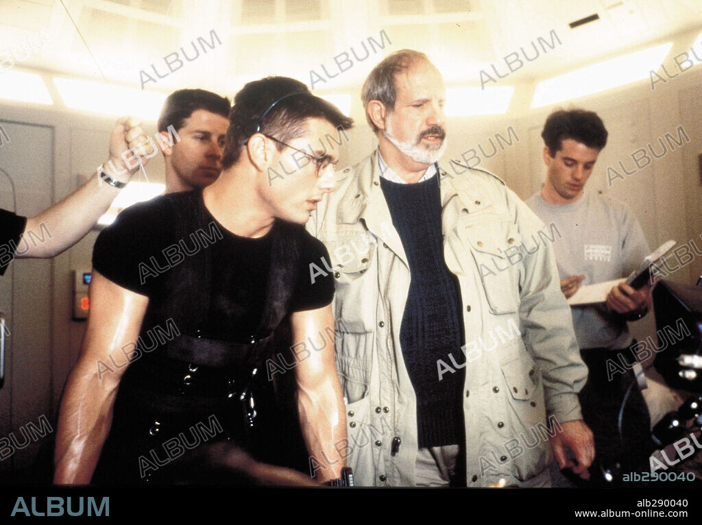 BRIAN DE PALMA y TOM CRUISE en MISION IMPOSIBLE, 1996 (MISSION: IMPOSSIBLE), dirigida por BRIAN DE PALMA. Copyright PARAMOUNT PICTURES / CLOSE, MURRAY.