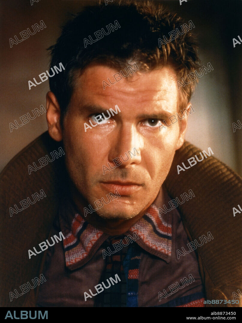 HARRISON FORD en BLADE RUNNER, 1982, dirigida por RIDLEY SCOTT. Copyright LADD COMPANY/WARNER BROS.