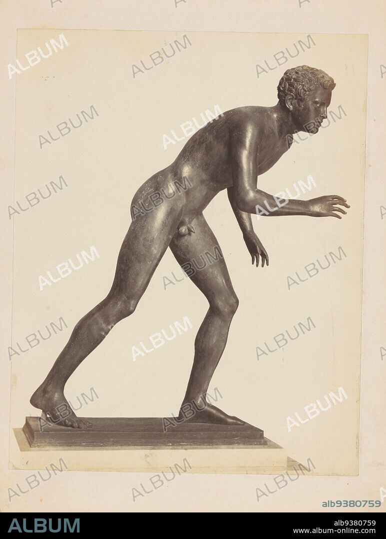 Bronze statue of a naked young man, anonymous, Europe, c. 1875 - c. 1900, cardboard, albumen print, height 253 mm × width 202 mm.