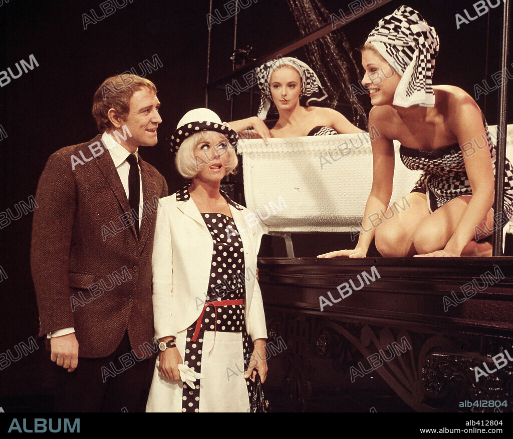 DORIS DAY and RICHARD HARRIS in CAPRICE, 1967, directed by FRANK TASHLIN and LEON SHAMROY. Copyright 20TH CENTURY FOX.