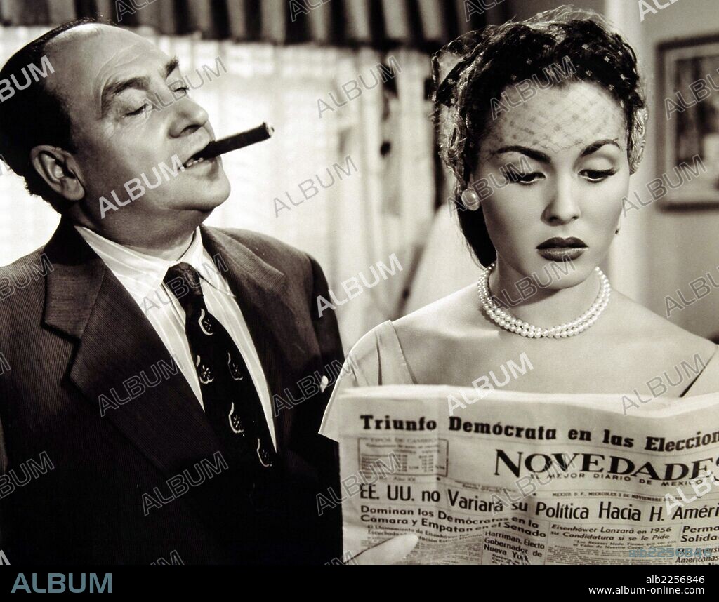 PELICULA : SUSPIROS DE TRIANA , 1955. DIRECTOR , RAMON TORRADO. ACTORES , PAQUITA RICO.