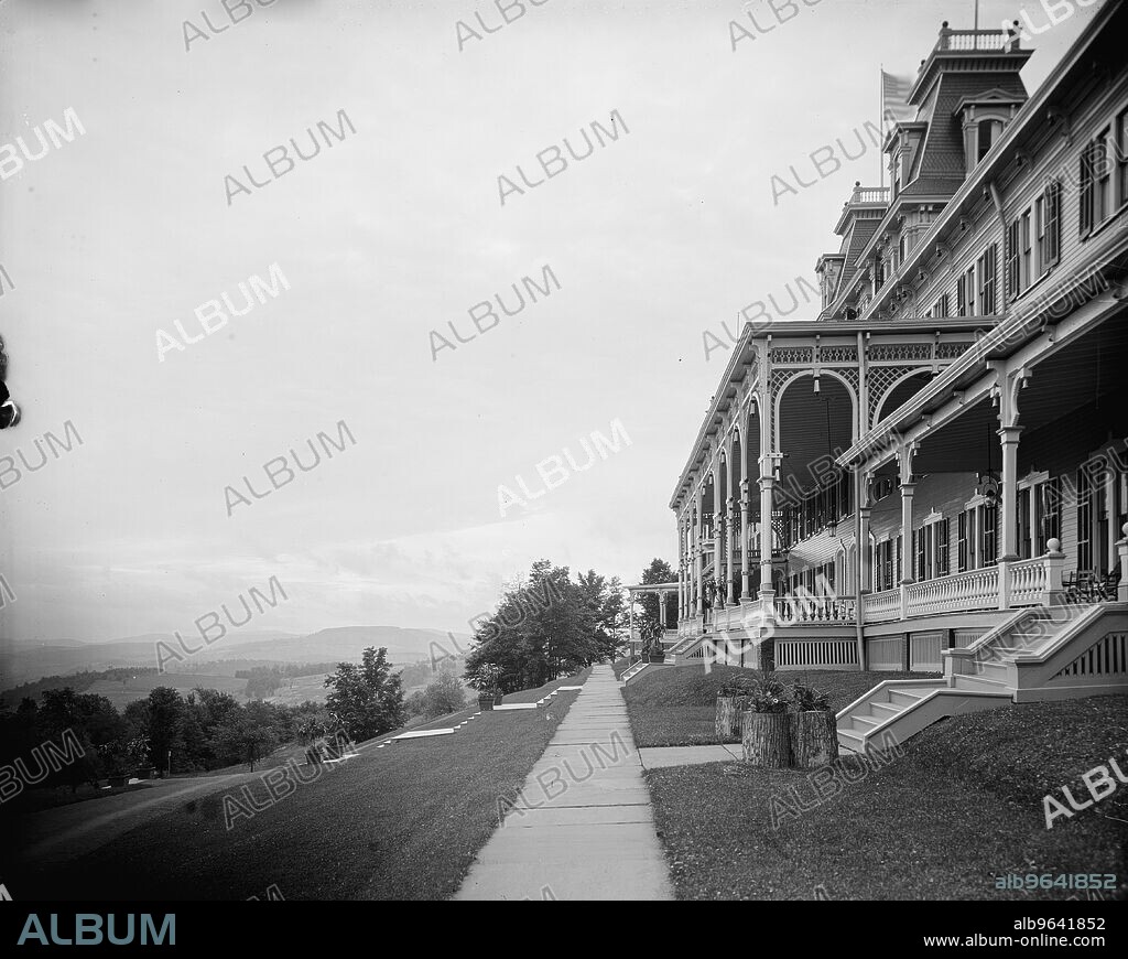 WILLIAM H. JACKSON. New Grand Hotel, front veranda, Catskill Mtns., N.Y., between 1900 and 1910.