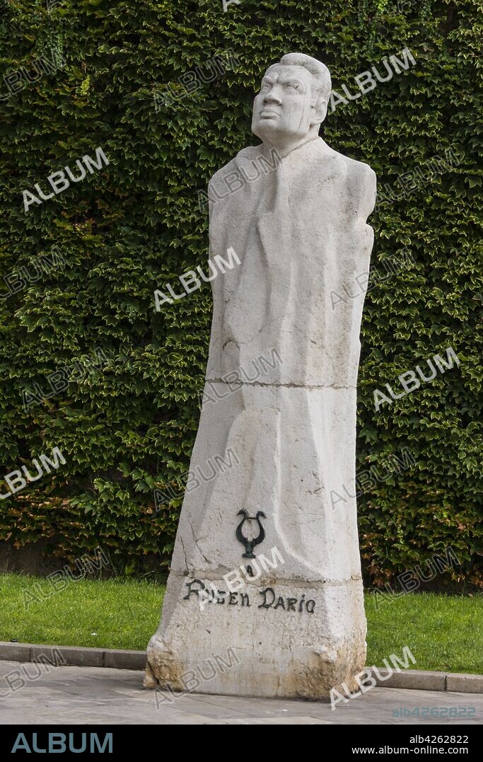 Rubén Darío, Autor: Antoni Oliver, 1951, Mármol, Paseo de Sagrera, Palma , Mallorca, balearic islands, spain, europe.