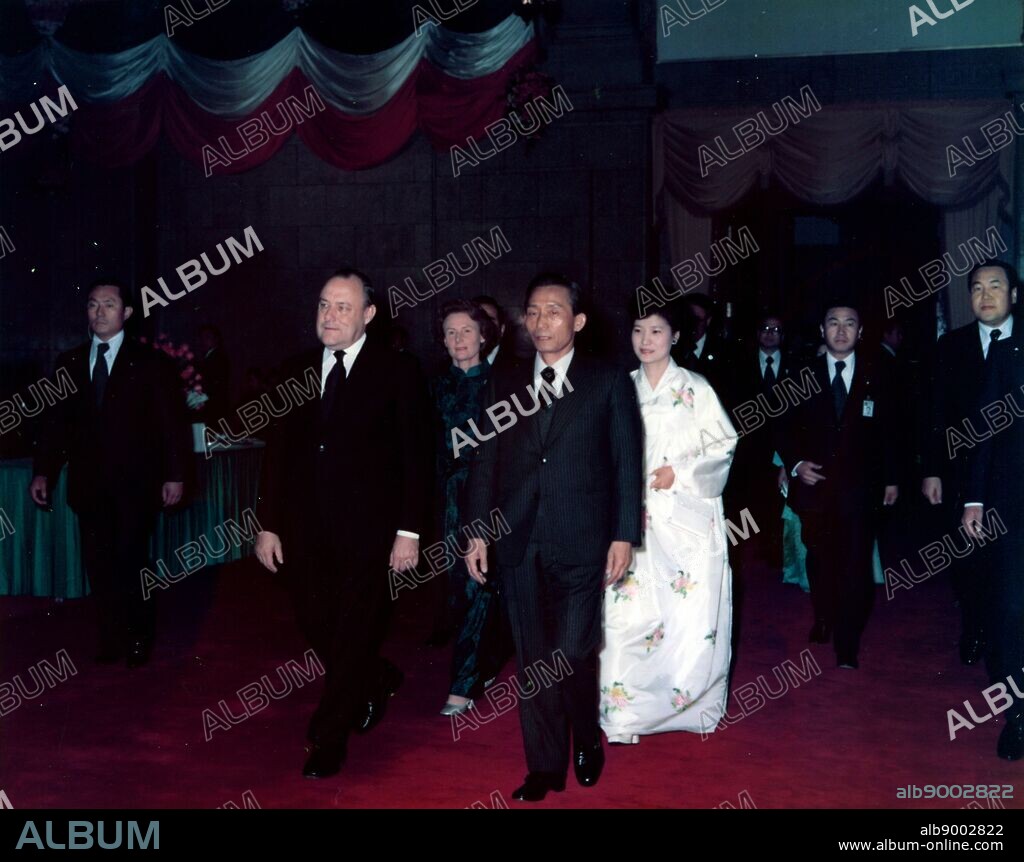 Prime Minister Muldoon, with first Lady Yuk Young-soo, President Park Chung-hee, and later President Park Geun-hye of South Korea. Dated 1980.