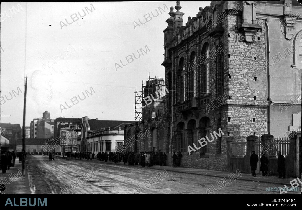 11 diciembre 1931. Huelga general en Gijón. La casa del Pueblo.