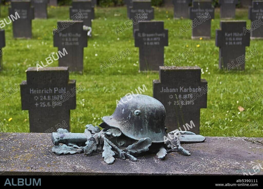 Steel helmet, sword and oakleaves, war memorial and war cemetery from the First World War in Bad Godesberg, Bonn, North Rhine-Westphalia, Germany, Europe
