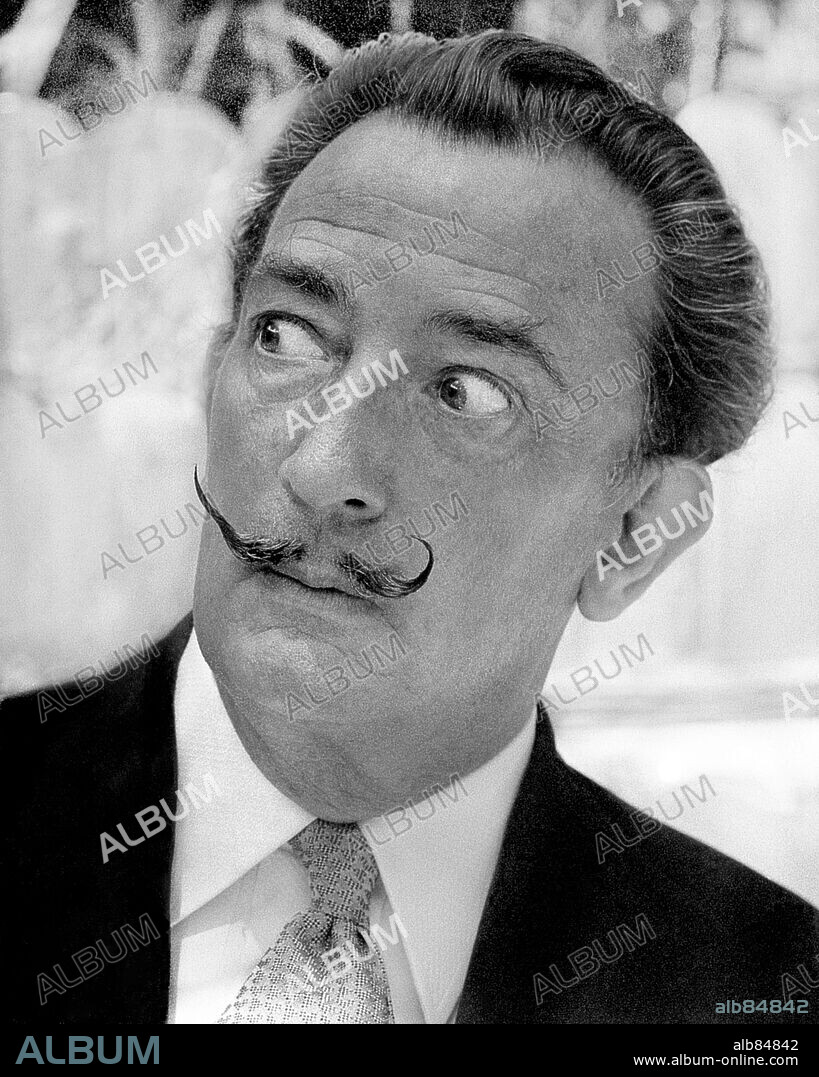 El pintor nacido en Figueres (Cataluña), Salvador Dalí. Fotografía de 1962.