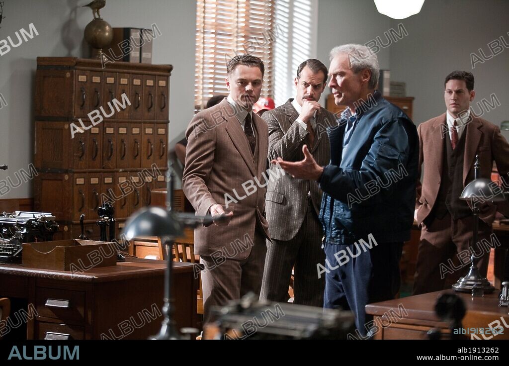 CLINT EASTWOOD, JEFFREY DONOVAN and Leonardo DiCaprio in J. EDGAR, 2011, directed by CLINT EASTWOOD. Copyright MALPASO PRODUCTIONS / BERNSTEIN, KEITH.
