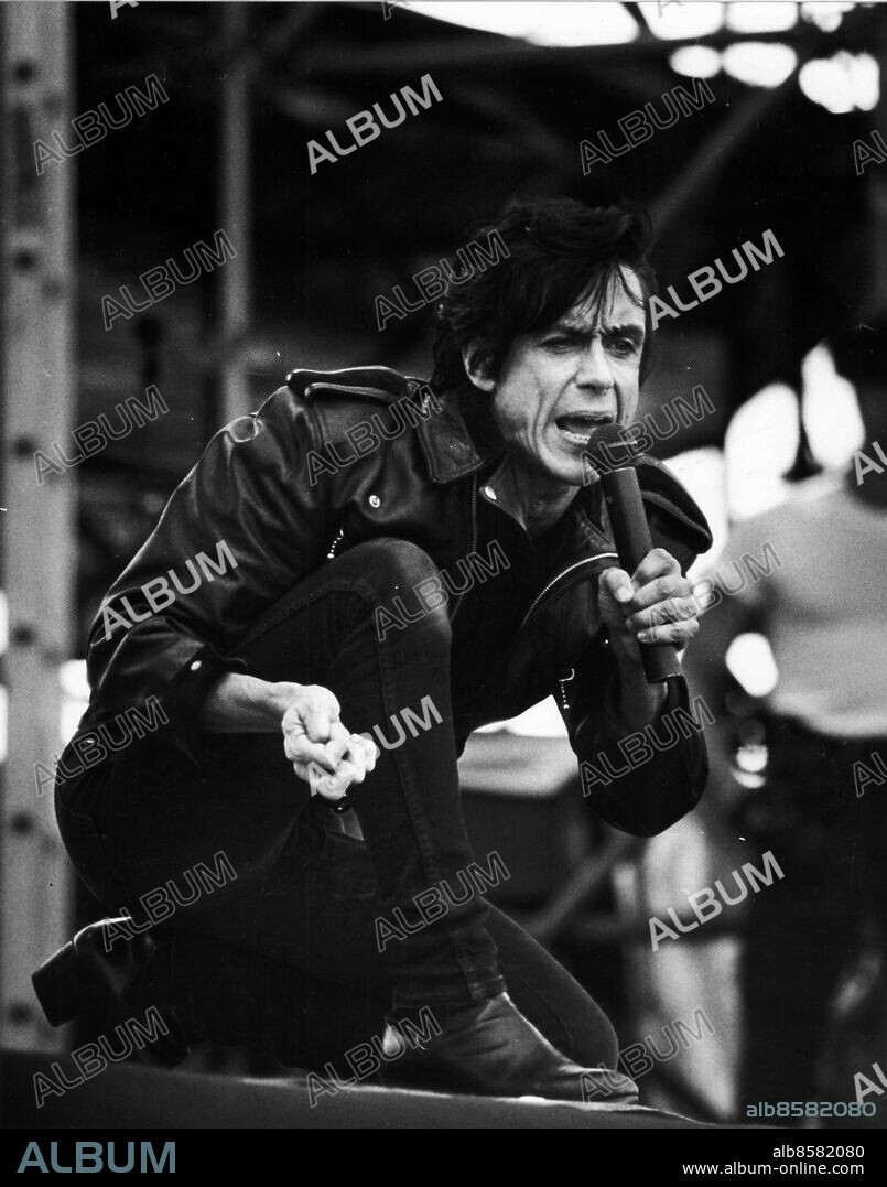 Göteborg 1987-06-27. Iggy Pop (James Newell Osterberg) amerikansk rocksångare och skådespelare - på bilden ses han på Eriksberg *** Local Caption *** GP Foto: Sören Håkanlind. KAMERAREPORTAGE.