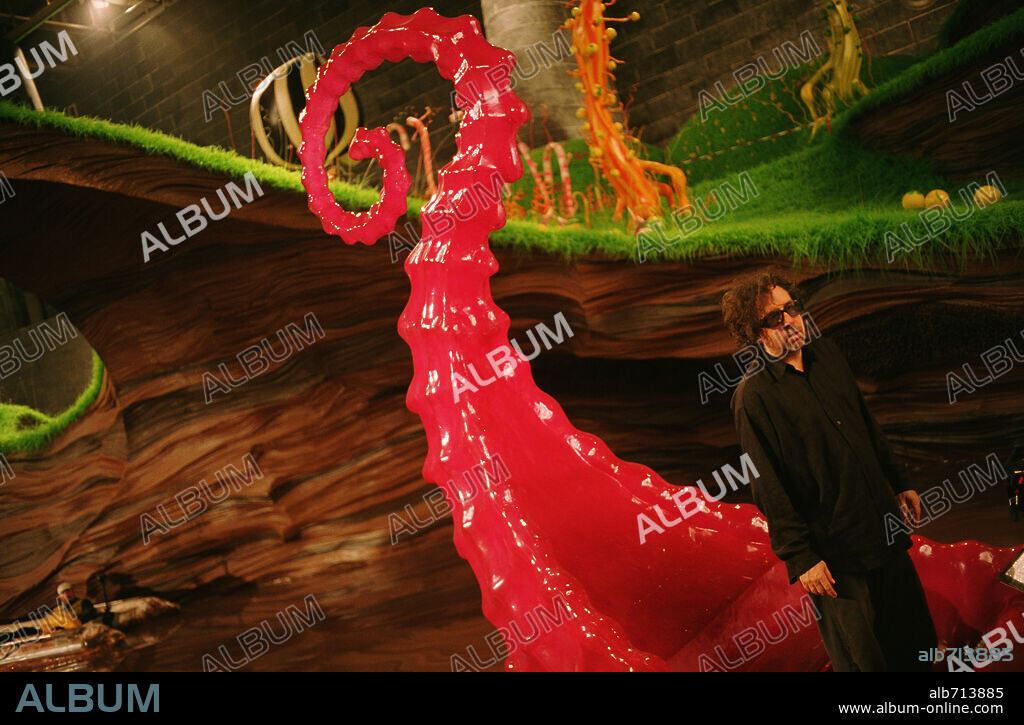 TIM BURTON in CHARLIE AND THE CHOCOLATE FACTORY, 2005, unter der Regie von TIM BURTON. Copyright WARNER BROS.