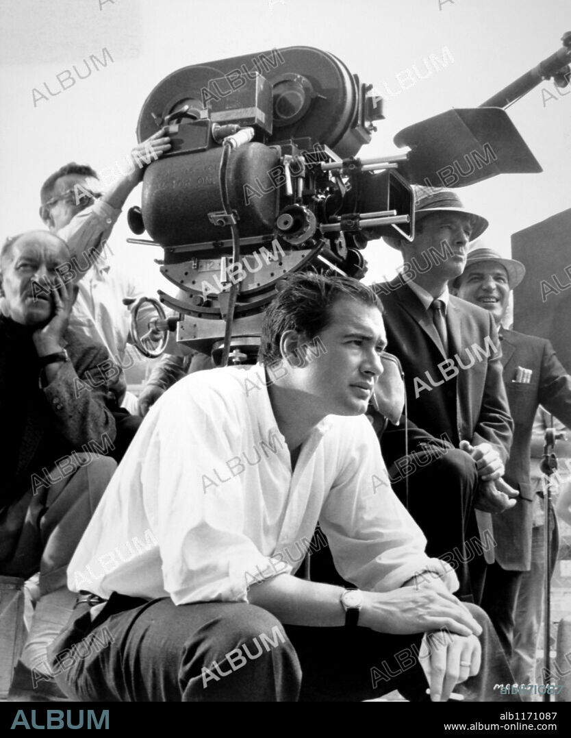 BURT LANCASTER and JOHN FRANKENHEIMER in THE YOUNG SAVAGES, 1961, directed by JOHN FRANKENHEIMER. Copyright UNITED ARTISTS.