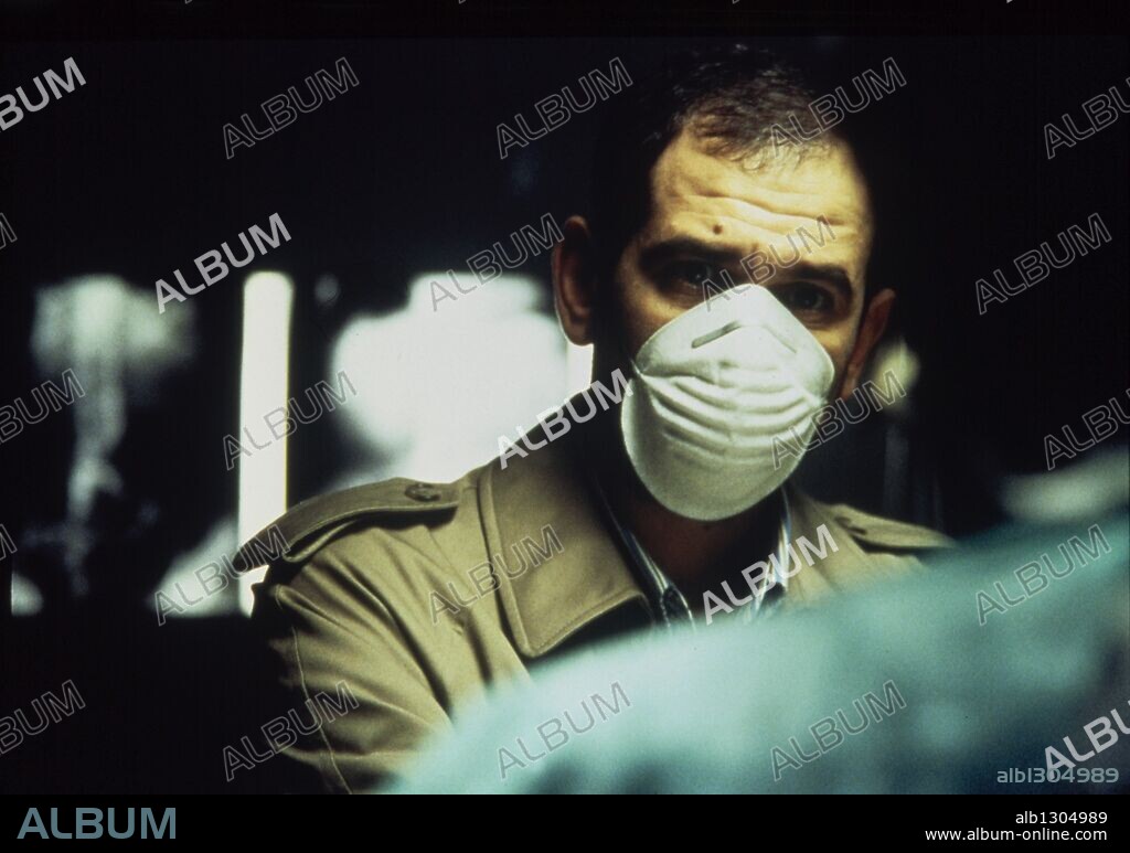 KARRA ELEJALDE en LOS SIN NOMBRE, 1999, dirigida por JAUME BALAGUERO. Copyright JOAN GINARD P.C.