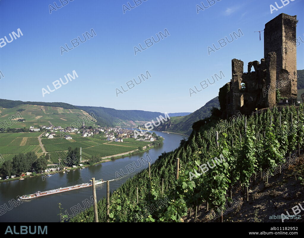 Gravenburg Castle, River Mosel, Rhineland Palatinate, Germany, Europe.