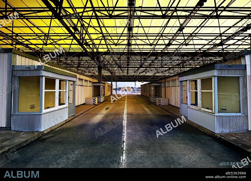 Check-in barracks for cars, former border crossing Helmstedt/Marienborn, border crossing point, memorial site German division Marienborn, inner-German border installation, Kolonnenweg, Lochplattenweg, border monument, death strip, Grünes Band, border trail.