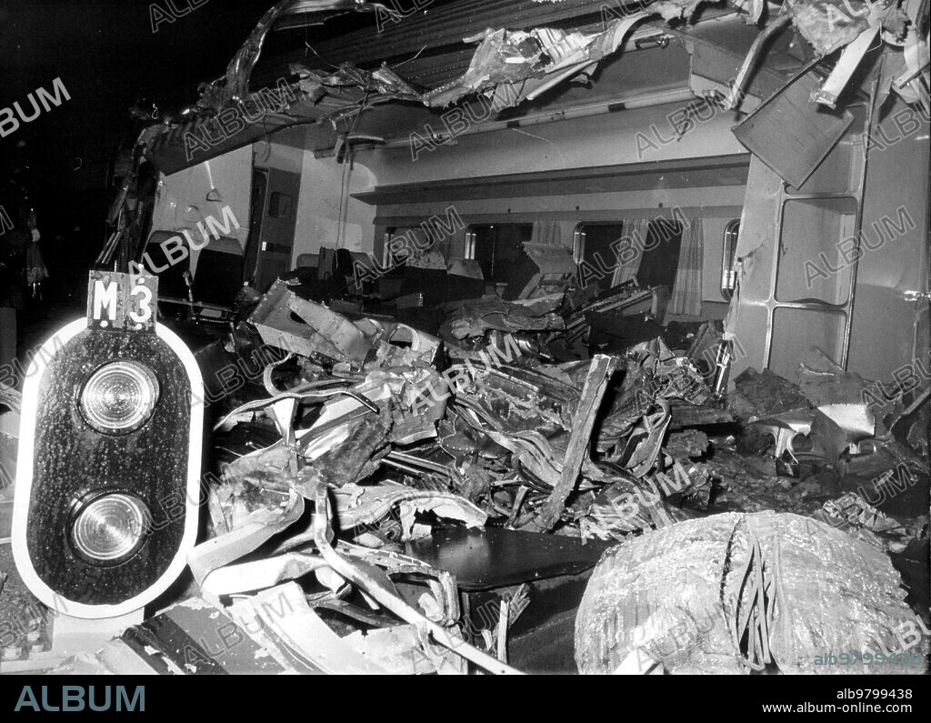 Accidente del tren Talgo Madrid-Cádiz en la tarde del 15 de diciembre de 1978, en la estación de Manzanares, provincia de ciudad Real, en el que Hubo quince Personas Muertas y un gran número de Heridos. Entre los Fallecidos en el Suceso, que Tuvo lugar en el kilómetro 198, se Encontraba el diputado socialista por Jaén, Alfonso Fernández Torres.