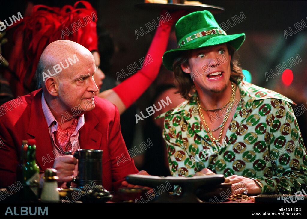 MATTHEW LILLARD and PETER BOYLE in SCOOBY-DOO 2: MONSTERS UNLEASHED, 2004, directed by RAJA GOSNELL. Copyright WARNER BROS. PICTURES.