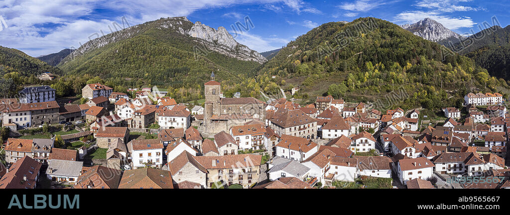 town of Isaba, Roncal Valley, Navarra, Pyrenean mountain range, Spain.
