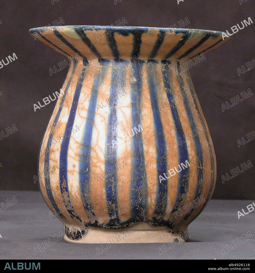 Vase, 13th century, Made in Iran, Kashan, Stonepaste; underglaze painted, H. 5 1/2 in. (14 cm), Diam. 5 1/8 in. (13 cm), Ceramics.