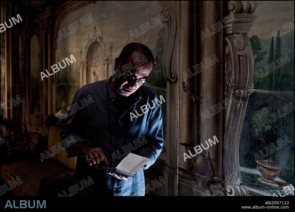 GIUSEPPE TORNATORE en LA MEJOR OFERTA, 2013 (LA MIGLIORE OFFERTA), dirigida por GIUSEPPE TORNATORE. Copyright PACO CINEMATOGRAFICA.