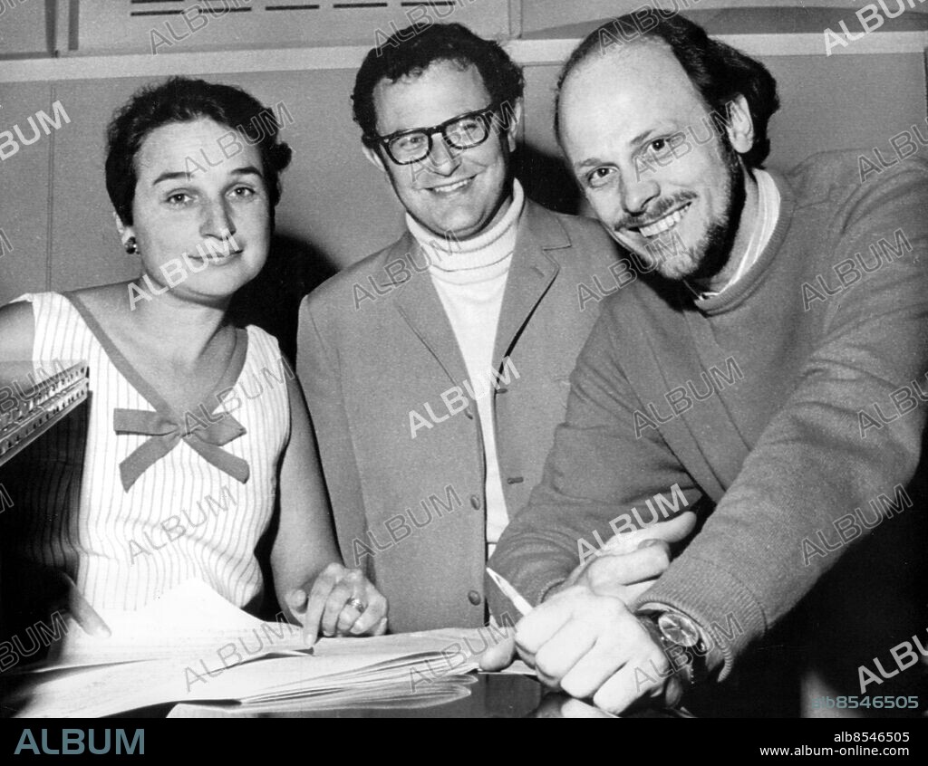 Margareta Hallin Georg Riedel och Jan Johansson -. studerande ett arrangemang - . Margareta Hallin sångerska opera 1968 - . Georg Riedel kompositör musiker 1968 - . Jan Johansson musiker 1968 - . (c) Sydsvenskan / IBL Bildbyrå.