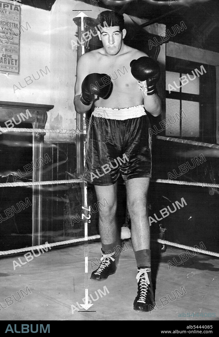 Like To Meet Him In The Ring Fearsons prospect for some boxer - the massive 7 foot 2 inch South African heavyweight Ewart Potgieter in training at Brighton, Sussex, for his first fight in England at White City, London, on September 13. Ewart, known as 'Potty' his opportunities in two rounds or loss. August 05, 1955. (Photo by Reuterphoto).
