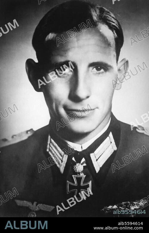 Remer, Otto Ernst; German Wehrmacht officer. 1912-1997. Portrait photo, October / November 1944.