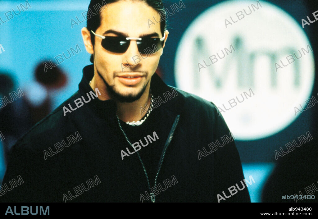 JOAQUIN CORTES en GITANO, 2000, dirigida por MANUEL PALACIOS. Copyright SOGEPAQ / LOPEZ CALVIN, DIEGO.