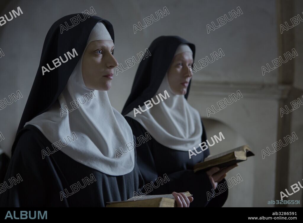 AGATA BUZEK dans LES INNOCENTES, 2016, réalisé par ANNE FONTAINE. Copyright MANDARIN FILMS/AEROPLAN FILM/MARS FILMS/FRANCE 2 CINEMA/SCOP.