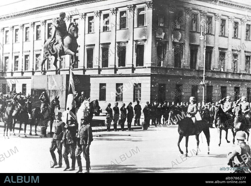 1939. German Army forces parading before General Von Cochenhausen, in Marshal Pilsudski Square in Warsaw.