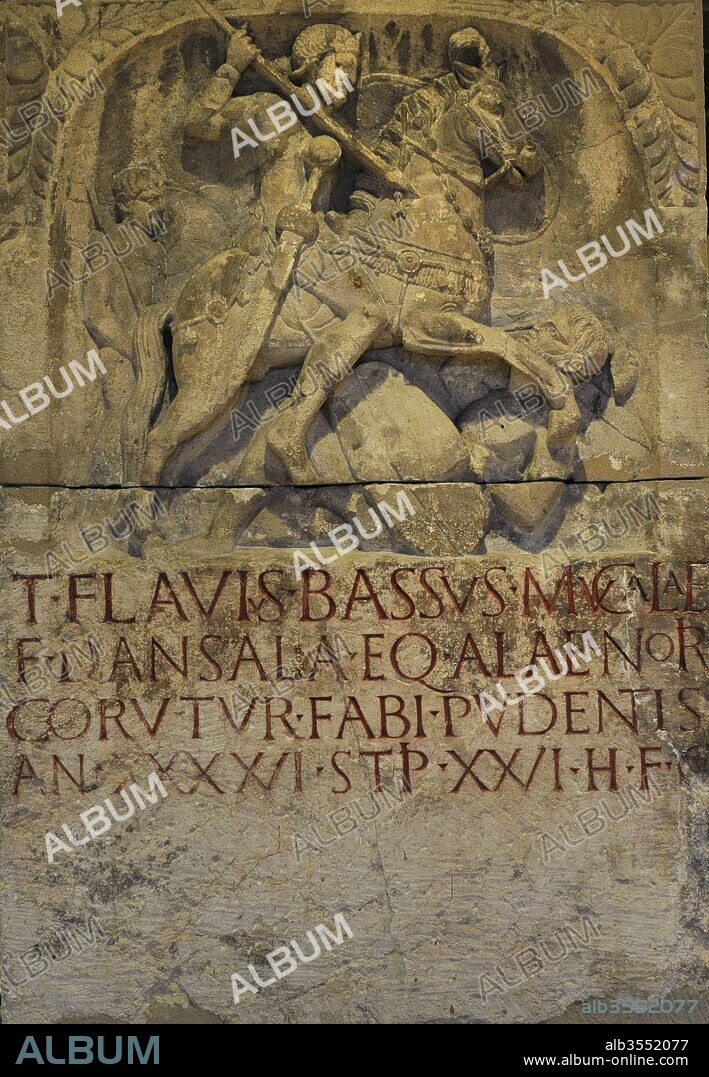 Estela funeraria romana del caballero Flavius Bassus representado como un héroe militar. Siglo I. Hallado en Colonia, Alemania. Museo Romano-Germánico. Colonia. Alemania.