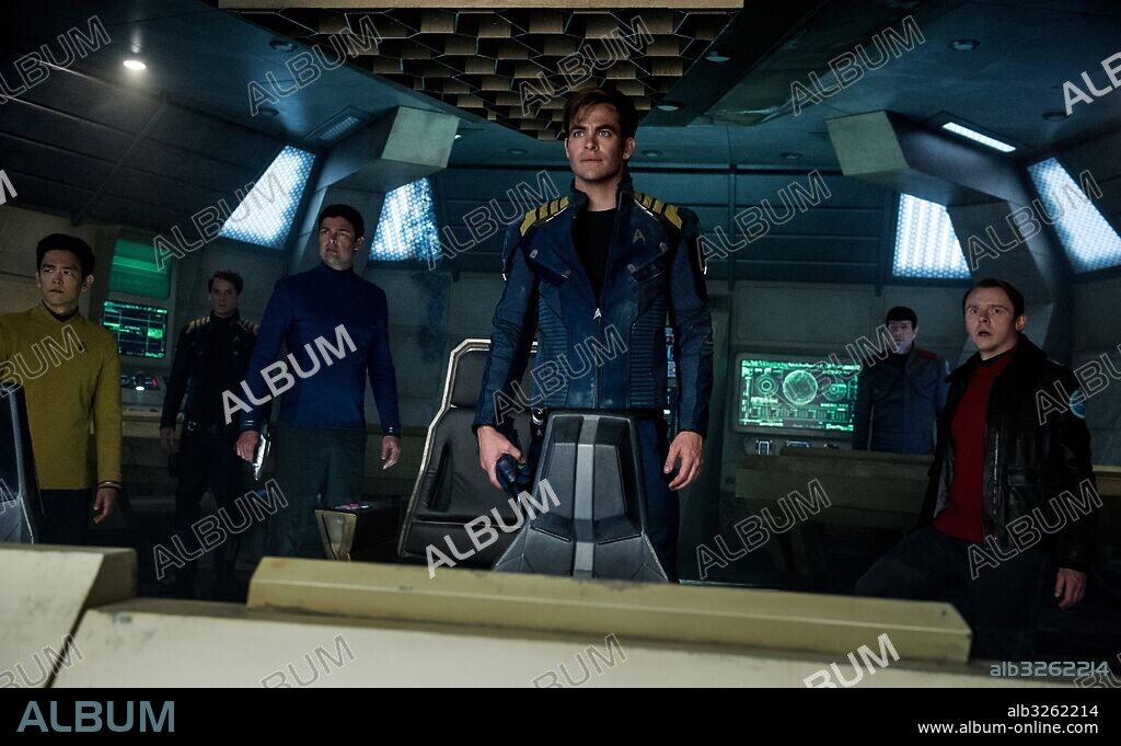 ANTON YELCHIN, CHRIS PINE, JOHN CHO, KARL URBAN, SIMON PEGG and ZACHARY QUINTO in STAR TREK BEYOND, 2016, directed by JUSTIN LIN. Copyright PARAMOUNT PICTURES/BAD ROBOT/PERFECT STORM ENTERTAINMENT/SKY.