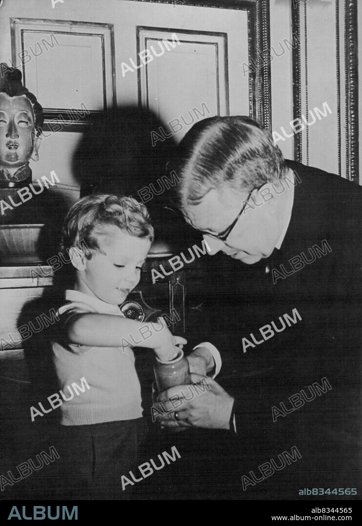 King Gustaf Adolf of Sweden and Crown Prince Carl Gustaf - Portrait study by Karl Gullers. February 6, 1952. (Photo by Camera Press).