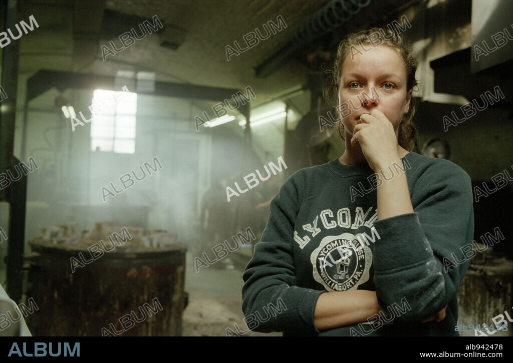 SAMANTHA MORTON in ENDURING LOVE, 2004, directed by ROGER MICHELL. Copyright PARAMOUNT CLASSICS.