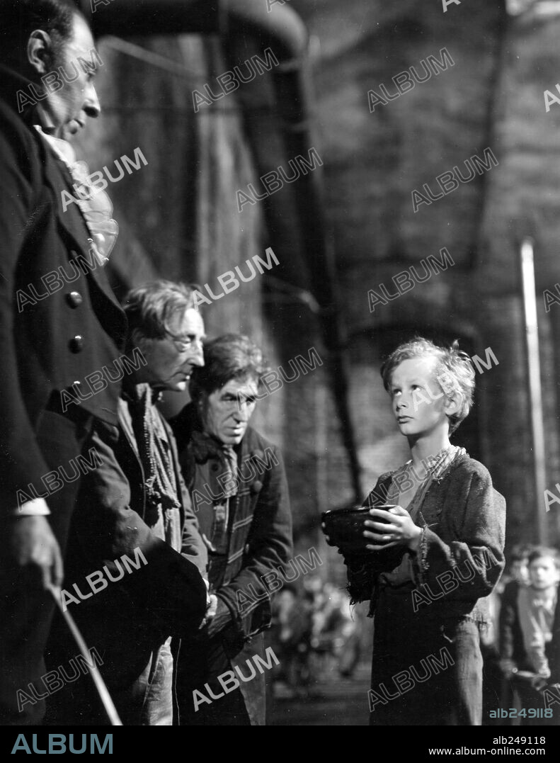 JOHN HOWARD DAVIES in OLIVER TWIST, 1948, directed by DAVID LEAN. Copyright CINEGUILD/RANK.
