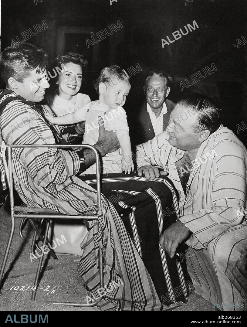 JERRY LEWIS and PETER LORRE in THE SAD SACK, 1957, directed by GEORGE MARSHALL. Copyright PARAMOUNT PICTURES.