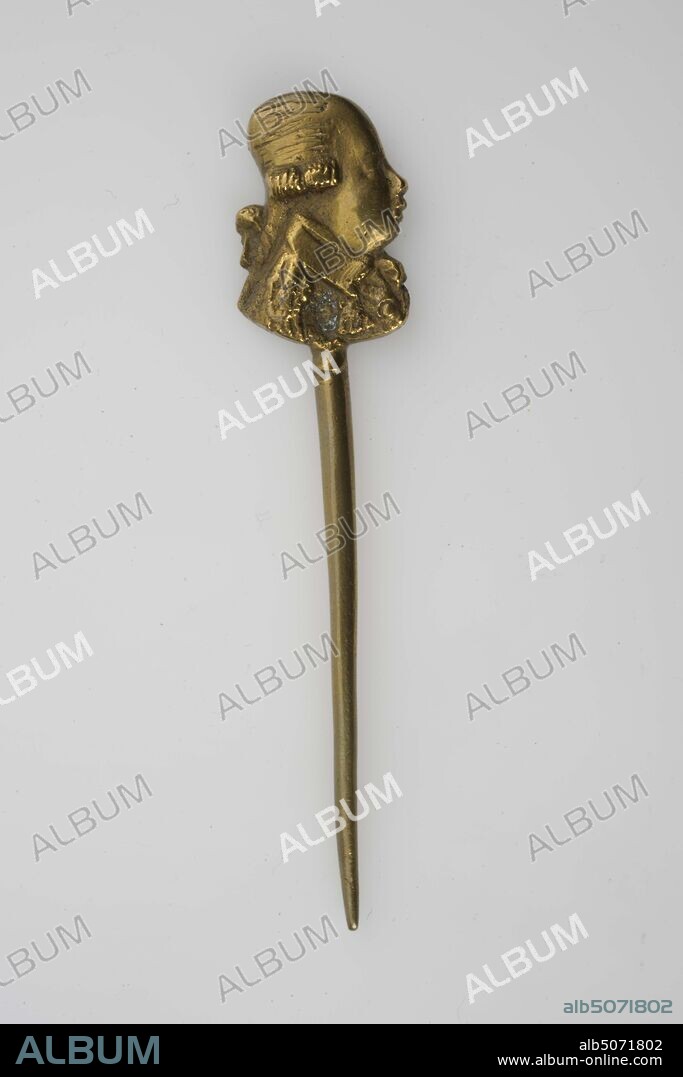 pipe cleaner, Anonymous, second half 18th century, cast, General: 4 x 1.8 x 0.9cm (40 x 18 x 9mm), portrait, Copper pipe cleaner with portrait of Willem V on the button. The image is a profile and shows the man with a smooth haircut and curls at the level of the ear and a large collar. The reverse of the bud is hollow, 1880.
