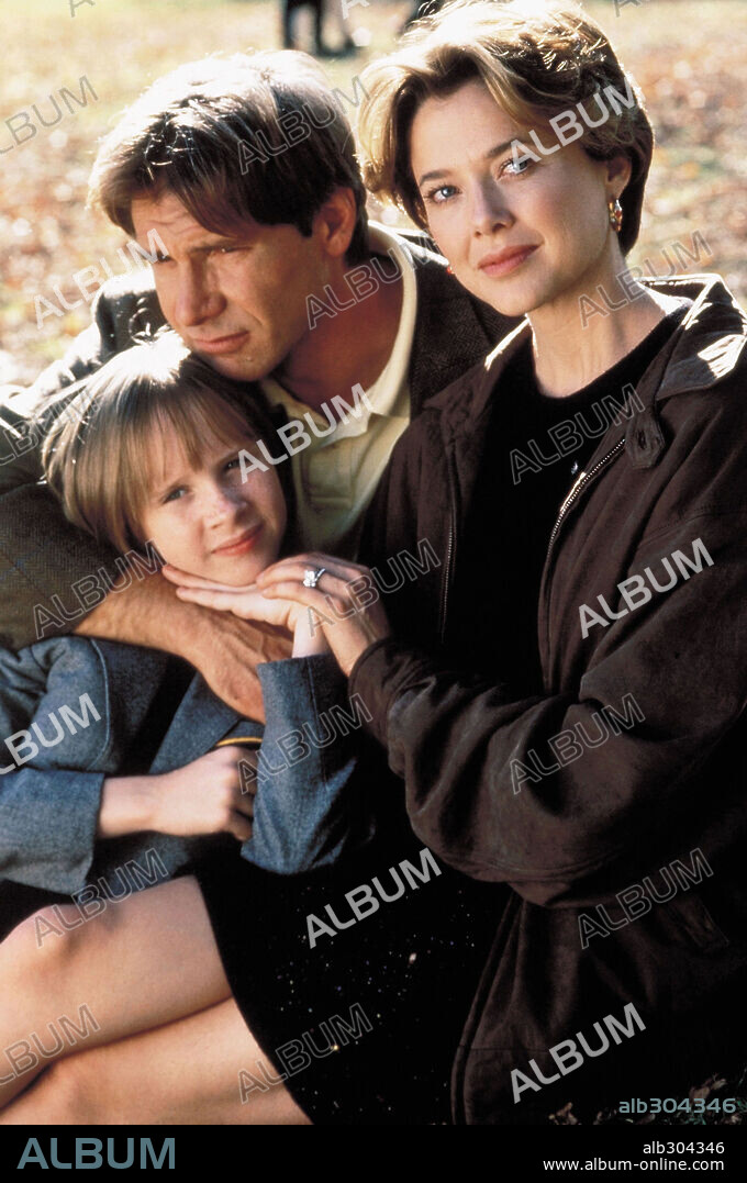 ANNETTE BENING, ELIZABETH WILSON and HARRISON FORD in REGARDING HENRY, 1991, directed by MIKE NICHOLS. Copyright PARAMOUNT PICTURES.