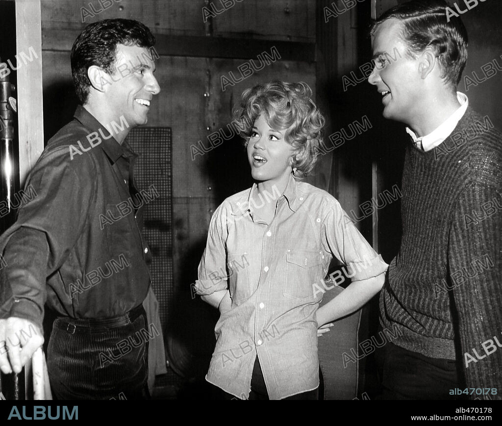 ANTHONY FRANCIOSA, JANE FONDA and JIM HUTTON in PERIOD OF ADJUSTMENT, 1962, directed by GEORGE ROY HILL. Copyright M.G.M.