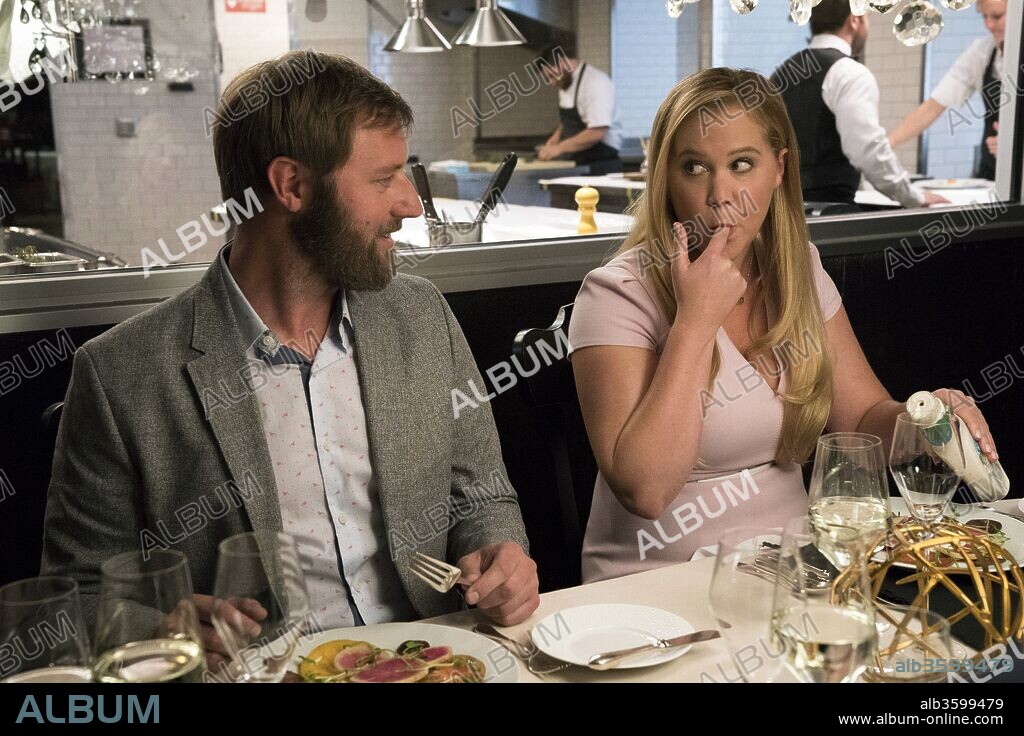 AMY SCHUMER y RORY SCOVEL en QUE GUAPA SOY!, 2018 (I FEEL PRETTY), dirigida por ABBY KOHN y MARC SILVERSTEIN. Copyright VOLTAGE PICTURES.