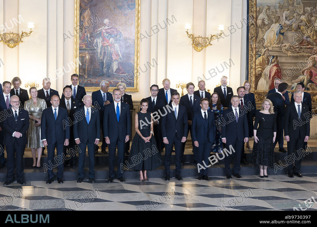 Madrid, 28/06/2022. Palacio Real. Salón Alabarderos. Foto de familia de los presidentes de los países miembros de la OTAN/NATO previa a la cena que ofrecen los Reyes de España Don Felipe VI y Doña Letizia. Foto: De San Bernardo. ARCHDC.