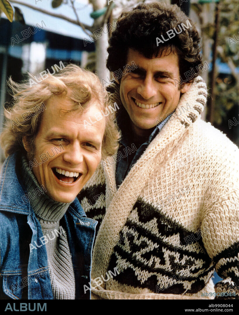 DAVID SOUL and PAUL MICHAEL GLASER. January 5, 2024: Actor David Soul, who earned fame as the blond half of crime-fighting duo 'Starsky & Hutch' in the popular 1970s television series, has died at the age of 80. FILE IMAGE SHOT ON: November 30, 1979: Actors DAVID SOUL (left) and, PAUL MICHAEL GLASER on the set of 'Starsky & Hutch' in Los Angeles. (Credit Image: © Cover Images via ZUMA Press).