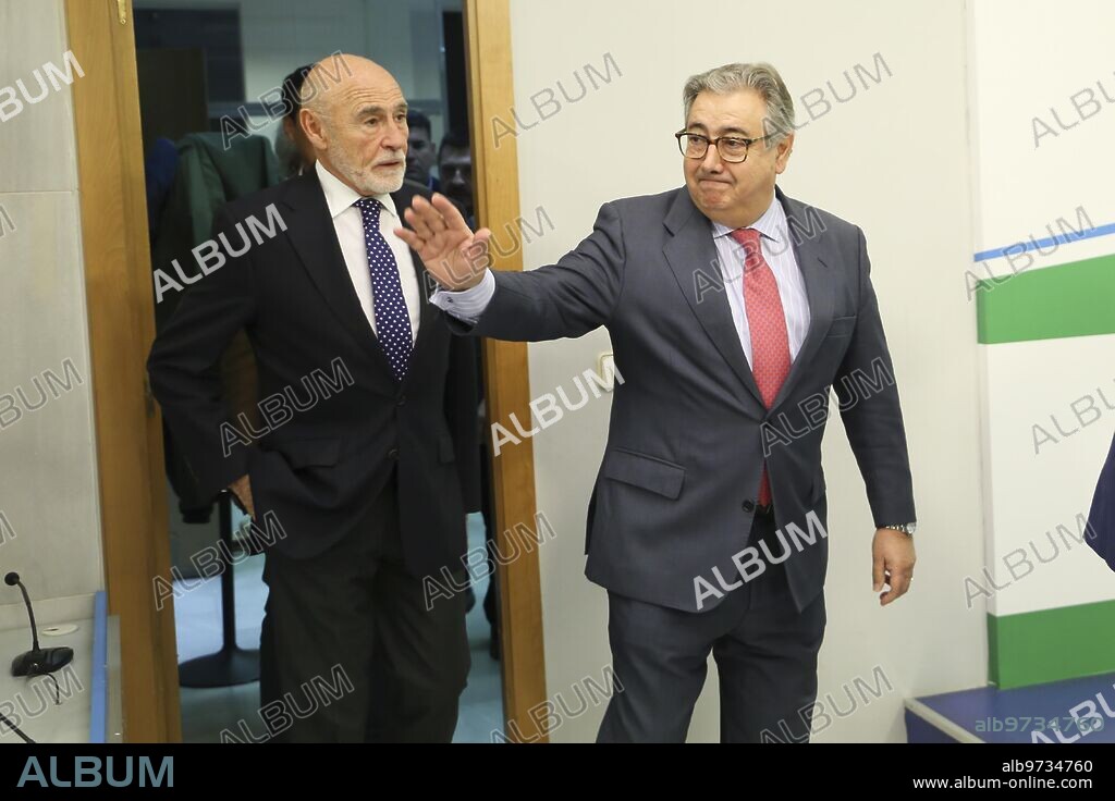 Sevilla, 18/01/2020. Balance del primer año de gobierno de Juanma Moreno Bonilla. En la imagen, con Juan Ignacio Zoido, Teófila Martínez, Javier Arenas, Antonio Hernández Mancha y Gabino Puche. Foto: Rocío Ruz. ARCHSEV.